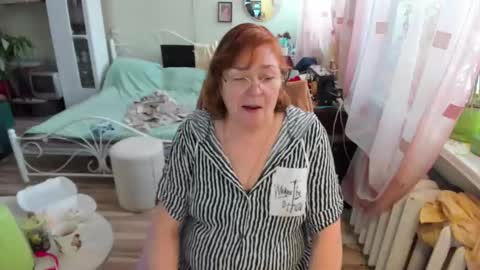 Snapshot of flowerlover8 chatting on February 7, 8:29 am Flowerlower online show from February 7, 8:29 am