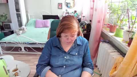 Snapshot of flowerlover8 chatting on February 20, 9:21 am Flowerlower online show from February 20, 9:21 am