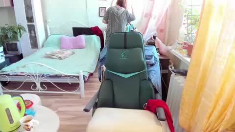 Snapshot of flowerlover8 chatting on February 21, 8:15 am Flowerlower online show from February 21, 8:15 am