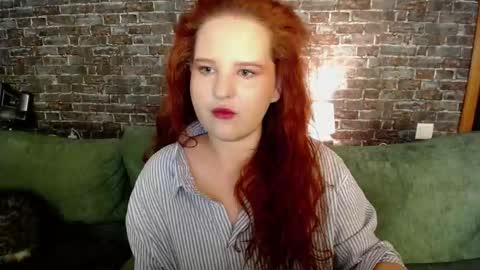 FlowerOfFreedom online show from December 15, 6:06 am