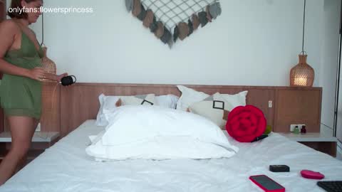 Snapshot of flowersprincess chatting on February 12, 6:19 am DARYA online show from February 12, 6:19 am