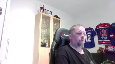 fluffy_espen online show from April 26, 4:32 am