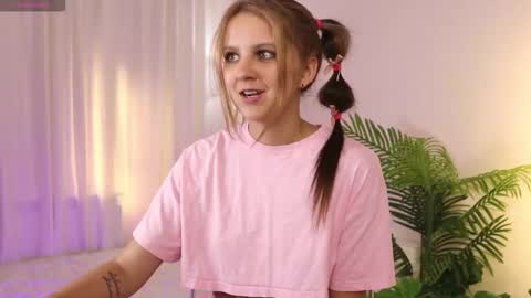 LilLisa online show from September 12, 11:43 am