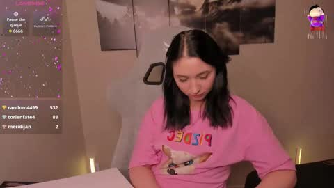 Lina online show from March 2, 7:15 am