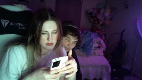 Flux online show from December 22, 2:25 pm