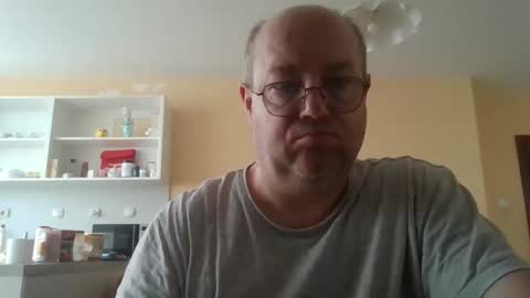 Snapshot of fm_group_nederland chatting on April 3, 8:23 am VIP Magnolia online show from April 3, 8:23 am