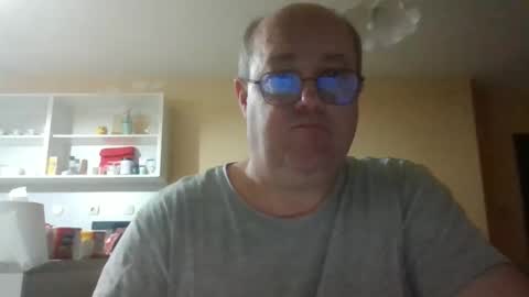 Snapshot of fm_group_nederland chatting on April 19, 9:06 pm VIP Magnolia online show from April 19, 9:06 pm