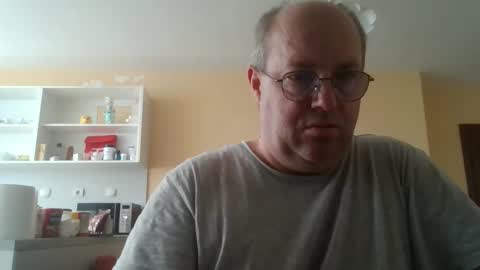 Snapshot of fm_group_nederland chatting on April 21, 7:25 am VIP Magnolia online show from April 21, 7:25 am