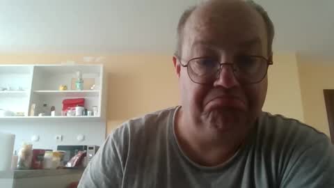 Snapshot of fm_group_nederland chatting on April 27, 8:23 am VIP Magnolia online show from April 27, 8:23 am