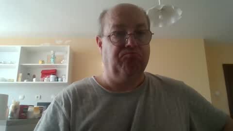 Snapshot of fm_group_nederland chatting on April 28, 8:08 am VIP Magnolia online show from April 28, 8:08 am