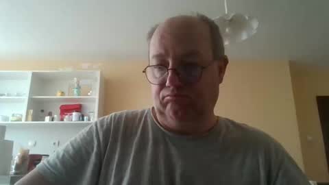 Snapshot of fm_group_nederland chatting on May 2, 7:57 am VIP Magnolia online show from May 2, 7:57 am