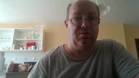Snapshot of fm_group_nederland chatting on May 5, 8:44 am VIP Magnolia online show from May 5, 8:44 am