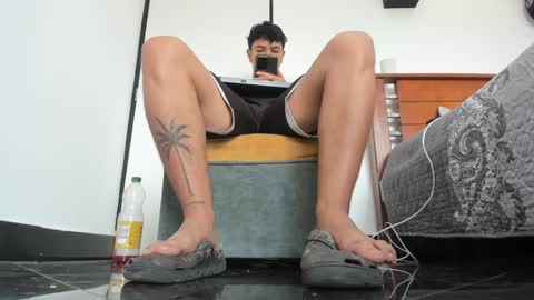 foot_master777 online show from September 26, 3:05 pm