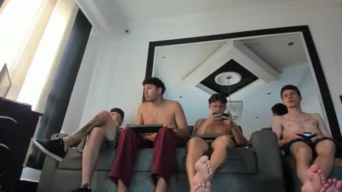 foot_master777 online show from September 28, 7:52 pm