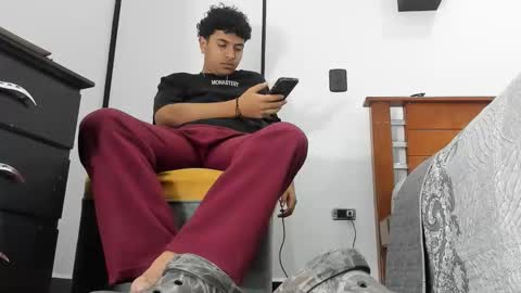 foot_master777 online show from September 30, 7:24 am