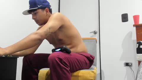 foot_master777 online show from September 30, 11:54 pm