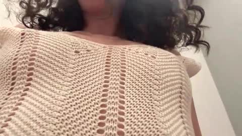 Snapshot of forbiddennvelvet chatting on November 22, 8:52 pm forbiddennvelvet online show from November 22, 8:52 pm