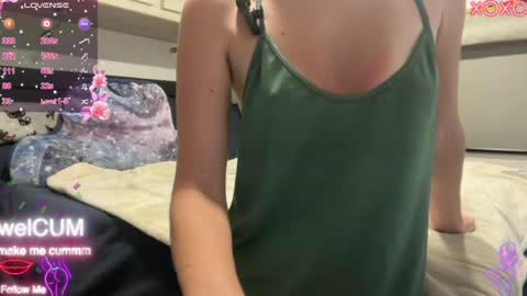 Elaine online show from July 8, 8:24 pm