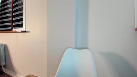 Snapshot of fox_beauty chatting on October 14, 1:06 am Kira online show from October 14, 1:06 am