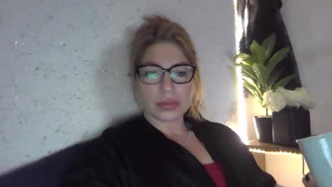 Snapshot of fox_red_lady7 chatting on February 1, 9:00 am fox_red_lady7 online show from February 1, 9:00 am