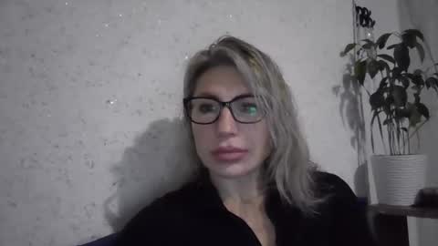 fox_red_lady7 online show from December 21, 12:56 pm