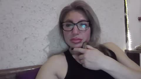 fox_red_lady7 online show from March 26, 8:03 pm