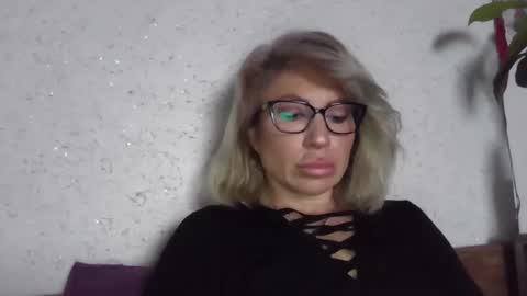 fox_red_lady7 online show from April 17, 7:44 am