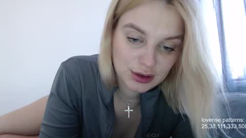 i am your baby Alien  online show from October 19, 9:21 am