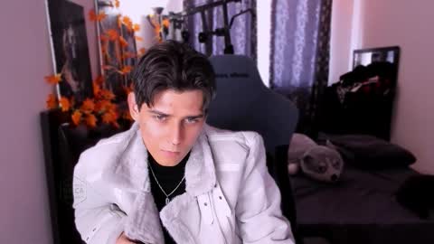 Foxicfu online show from November 26, 9:10 am