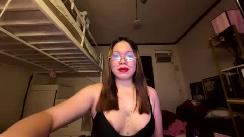 Snapshot of foxieeealona chatting on May 9, 6:51 am Alicia Baby online show from May 9, 6:51 am