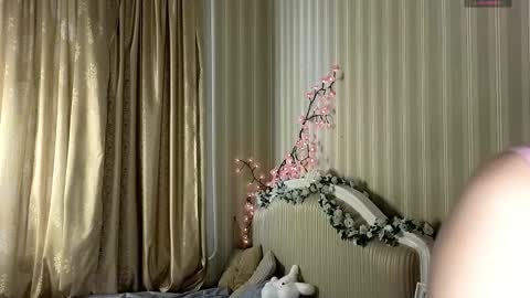 Snapshot of foxxx_tail chatting on February 1, 11:42 am Petra online show from February 1, 11:42 am