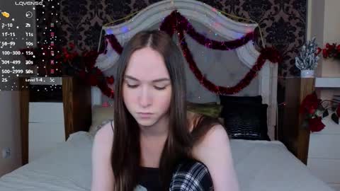 Snapshot of foxxy_girl_ chatting on December 16, 5:23 am andice online show from December 16, 5:23 am