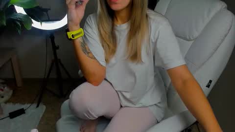 Foxy online show from October 22, 11:26 pm