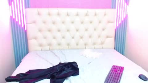 Snapshot of foxy_ella chatting on January 31, 6:14 pm Ella online show from January 31, 6:14 pm