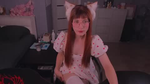 Snapshot of foxy_jpg chatting on July 19, 1:20 am Sue online show from July 19, 1:20 am
