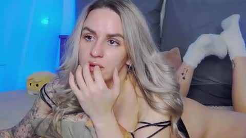 Foxy Kimmi online show from March 26, 6:30 am