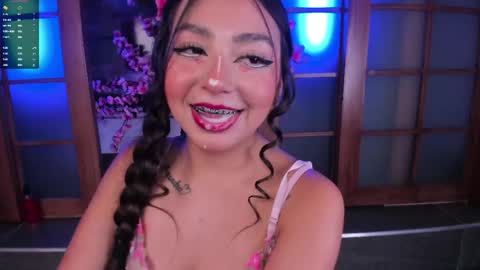 Snapshot of foxy_kylian chatting on June 1, 6:09 pm foxy_kylian online show from June 1, 6:09 pm