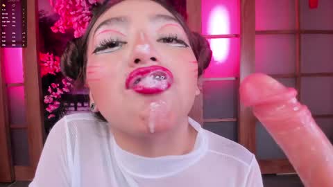 Snapshot of foxy_kylian chatting on June 2, 6:10 pm foxy_kylian online show from June 2, 6:10 pm