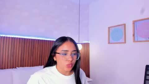 Snapshot of foxy_kylie chatting on October 11, 8:29 pm foxy_kylie online show from October 11, 8:29 pm