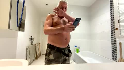 Snapshot of foxy_silver chatting on March 18, 7:39 pm foxy_silver online show from March 18, 7:39 pm