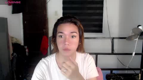 Snapshot of foxyinnocentstar chatting on December 1, 7:47 pm jenny online show from December 1, 7:47 pm