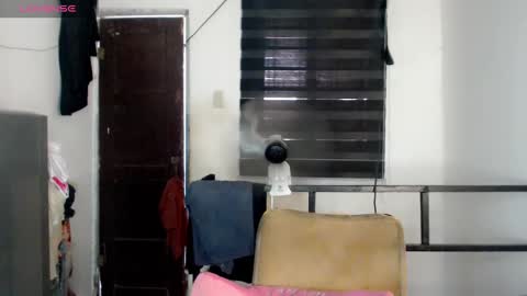 Snapshot of foxyinnocentstar chatting on February 2, 8:46 am jenny online show from February 2, 8:46 am