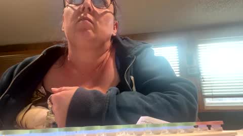 Snapshot of foxyladysback923 chatting on February 4, 3:04 pm foxyladysback923 online show from February 4, 3:04 pm