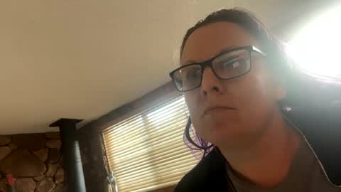 Snapshot of foxyladysback923 chatting on February 27, 2:43 pm foxyladysback923 online show from February 27, 2:43 pm