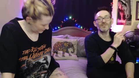 Mallory Koxx online show from December 19, 7:59 am