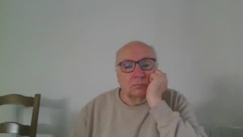 Snapshot of fra94 chatting on October 1, 2:12 pm fra94 online show from October 1, 2:12 pm