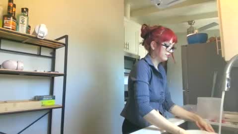 Snapshot of fragilemasochist chatting on May 28, 9:45 pm Angel online show from May 28, 9:45 pm