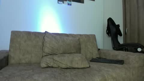 IM FRAIDER online show from February 9, 2:43 pm