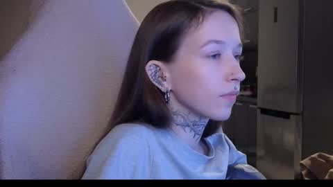 Snapshot of fran_bow chatting on January 15, 12:26 am fran_bow online show from January 15, 12:26 am