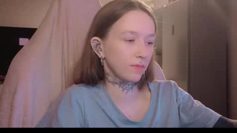 Snapshot of fran_bow chatting on February 5, 8:13 pm fran_bow online show from February 5, 8:13 pm